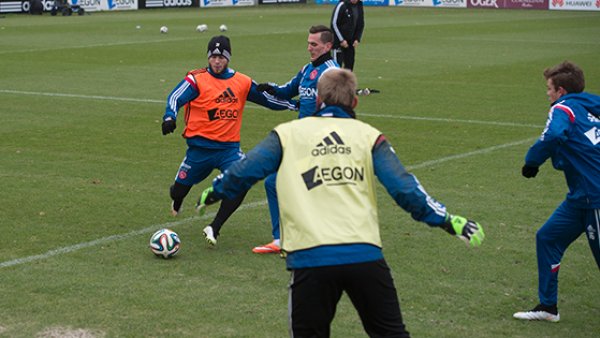 持自己的全 持自己的全