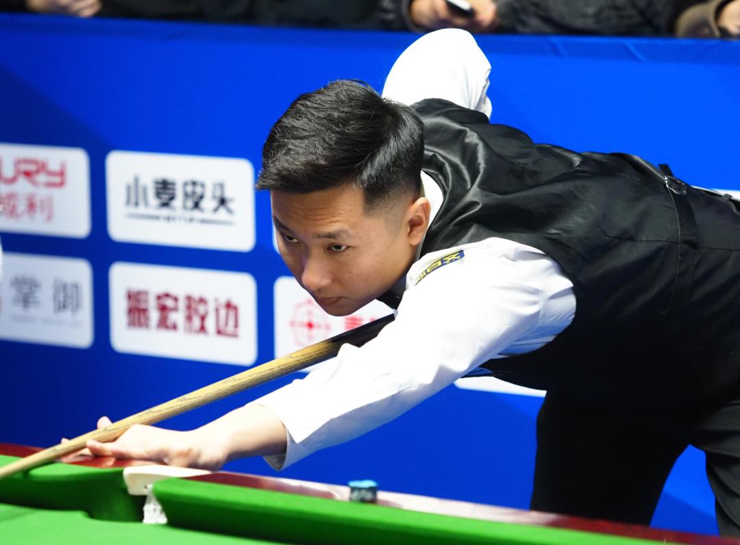 的努力与坚 的努力与坚