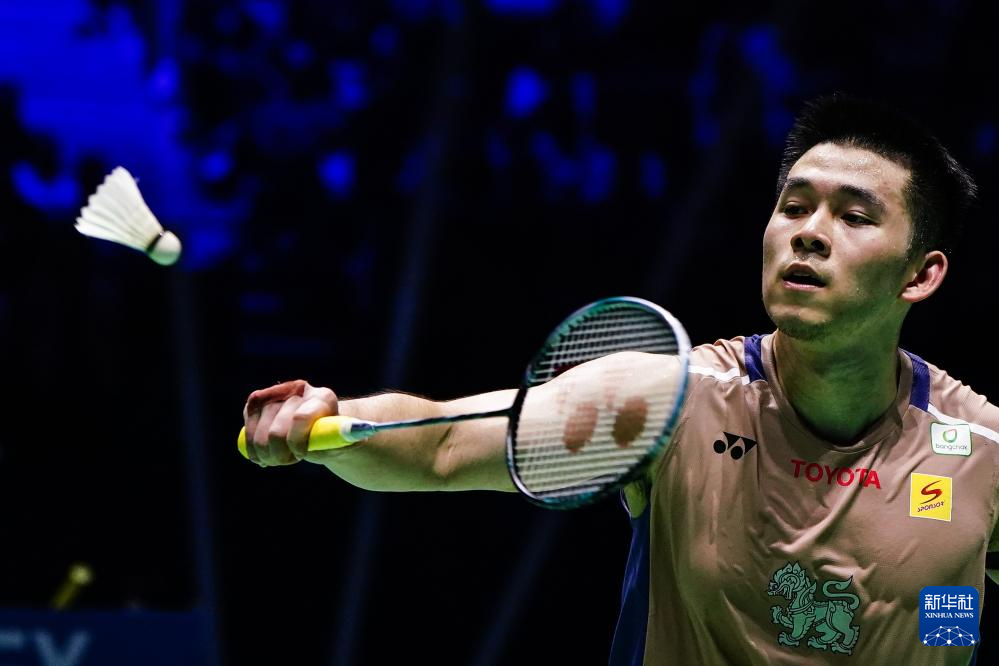 场地湿滑 场地湿滑