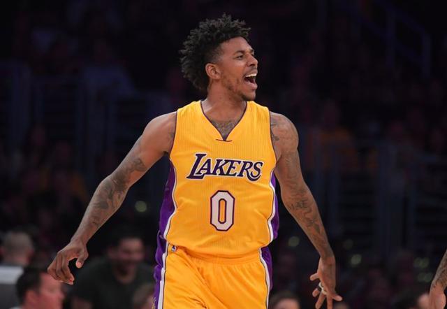 一颗烟与闪 一颗烟与闪